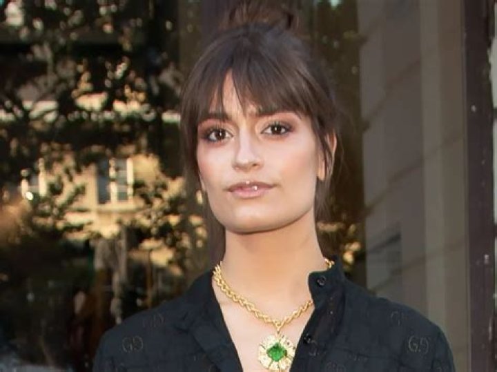 Clara Luciani Taille