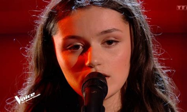 Combien Mesure Nour The Voice 2022