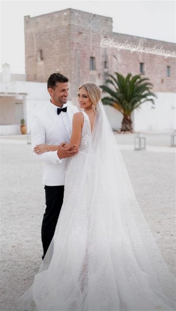 Is Wedding On Card? Bachelor Tim Robards Planning To Get Married With Girlfriend Anna Heinrich!