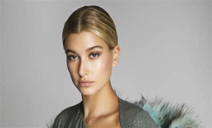 Know About Hailey Baldwin; Age, Height, Net Worth, Father, Married
