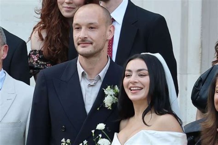 Know All About Charli XCX Boyfriend George Daniel!!