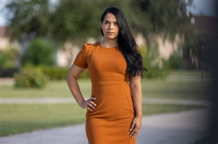 Mayra Flores Husband, Children, Age, Height, Wikipedia, Instagram, Salary, Net Worth