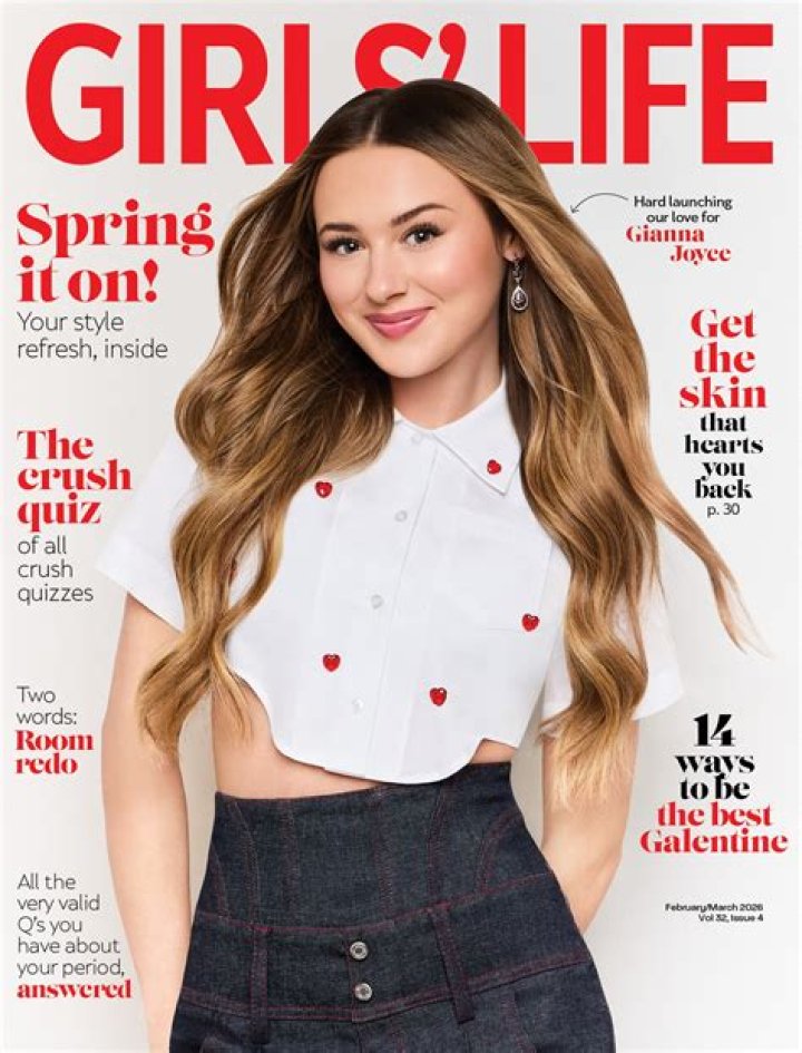 Nicole Maines: 