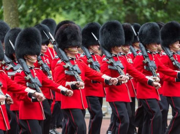 Poids Chapeau Garde Anglais