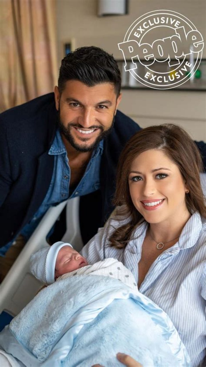 Who Is CNN Chloe Melas’ Husband? Her Wiki, Age, Family, Baby, Facts