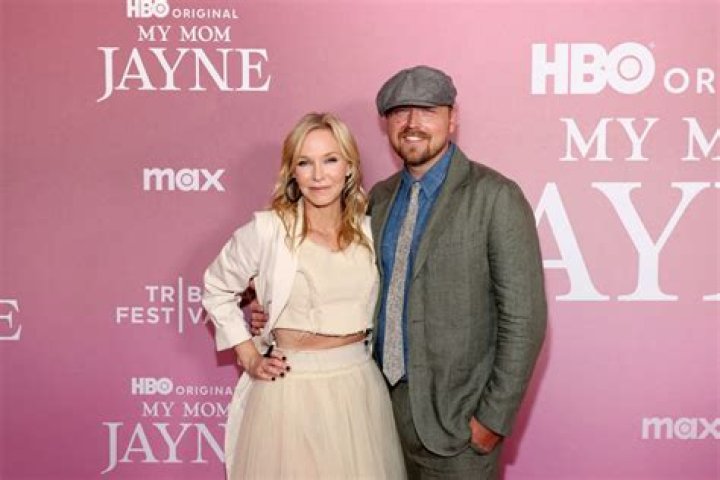 Who Is Kelli Giddish New Husband Beau Richards?